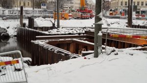 Vasabron - Göteborg. Tätning av spont samt svetsning av hammarband från flotte.